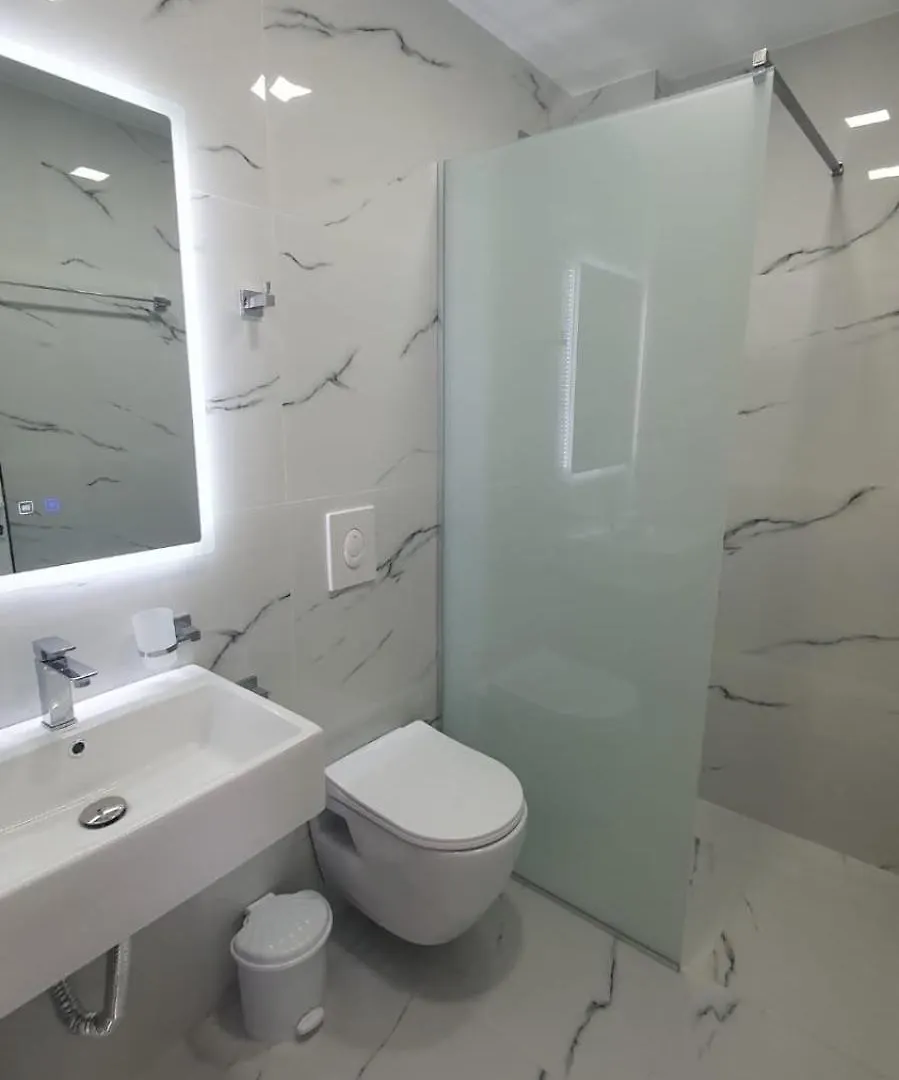 Hotel Ceko Саранда 3*,