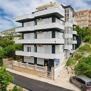 Eleana & Sarandë